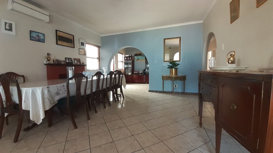 4 Bedroom Property for Sale in Wetton Western Cape